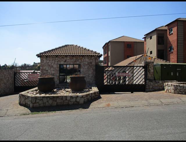 2 BEDROOM APARTMENT FOR SALE IN WILRO PARK